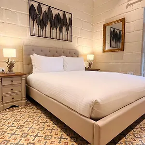  Appartamento Typical Maltese Maisonette In St.julians Malta